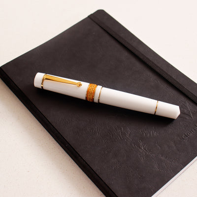 Maiora Mitho Dama White Fountain Pen