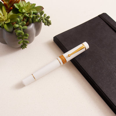 Maiora Mitho Dama White Fountain Pen