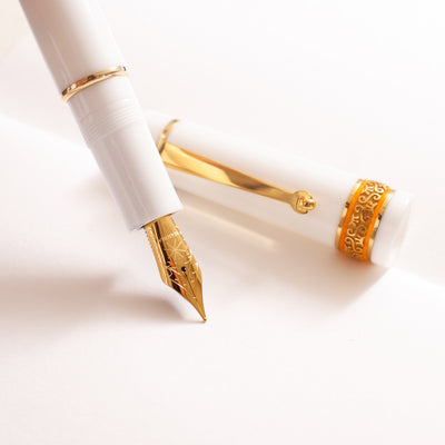 Maiora Mitho Dama White Fountain Pen