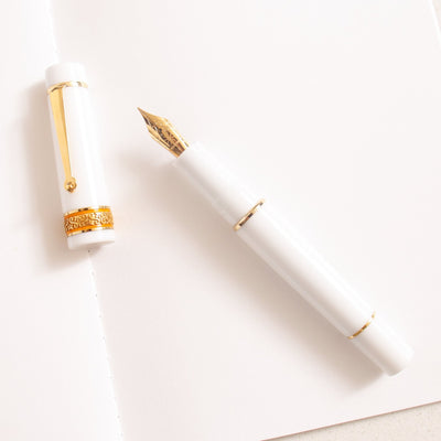 Maiora Mitho Dama White Fountain Pen