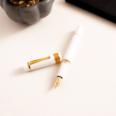 Maiora Mitho K Dama White Fountain Pen