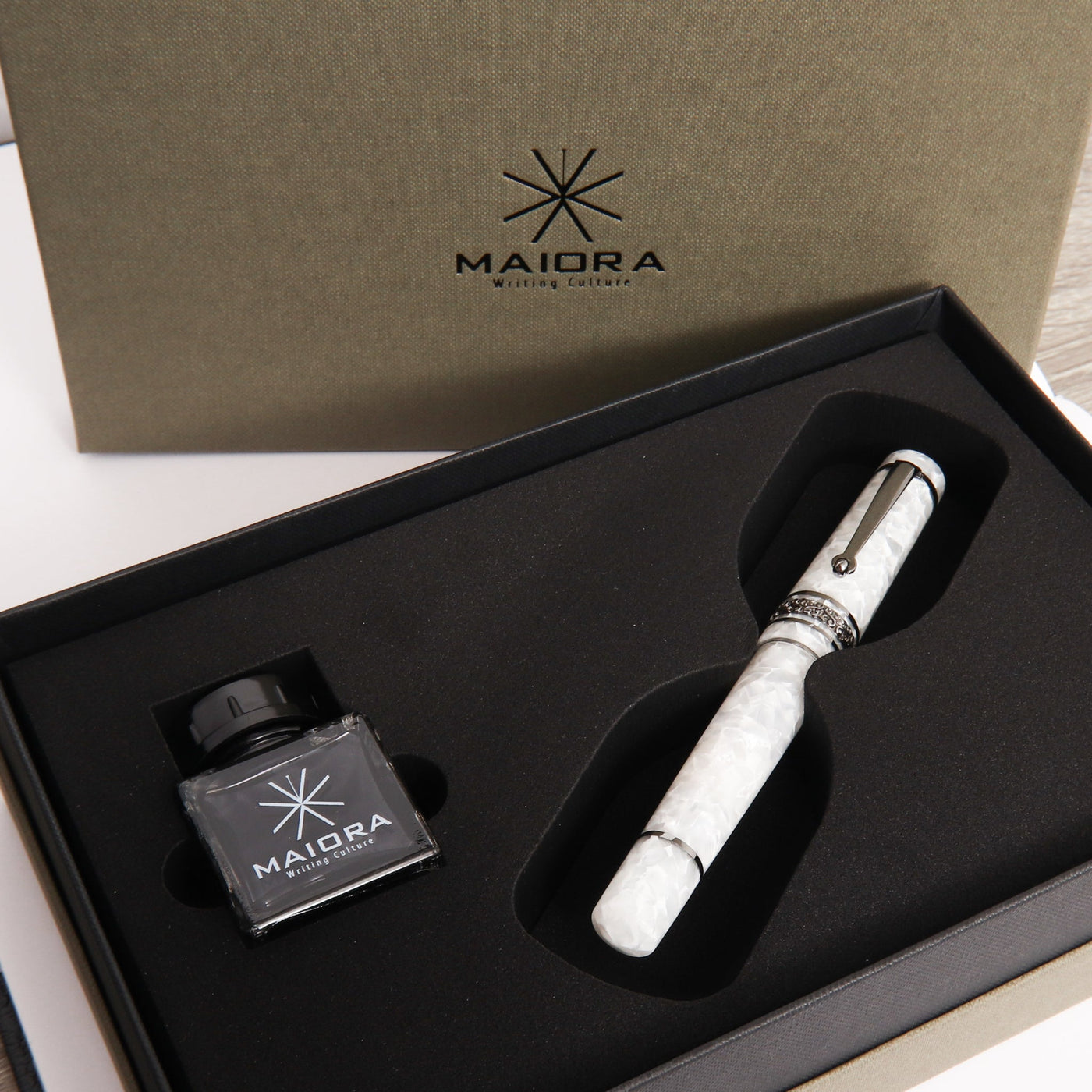 Maiora Perla Nera Limited Edition 98 Fountain Pen Inside Packaging