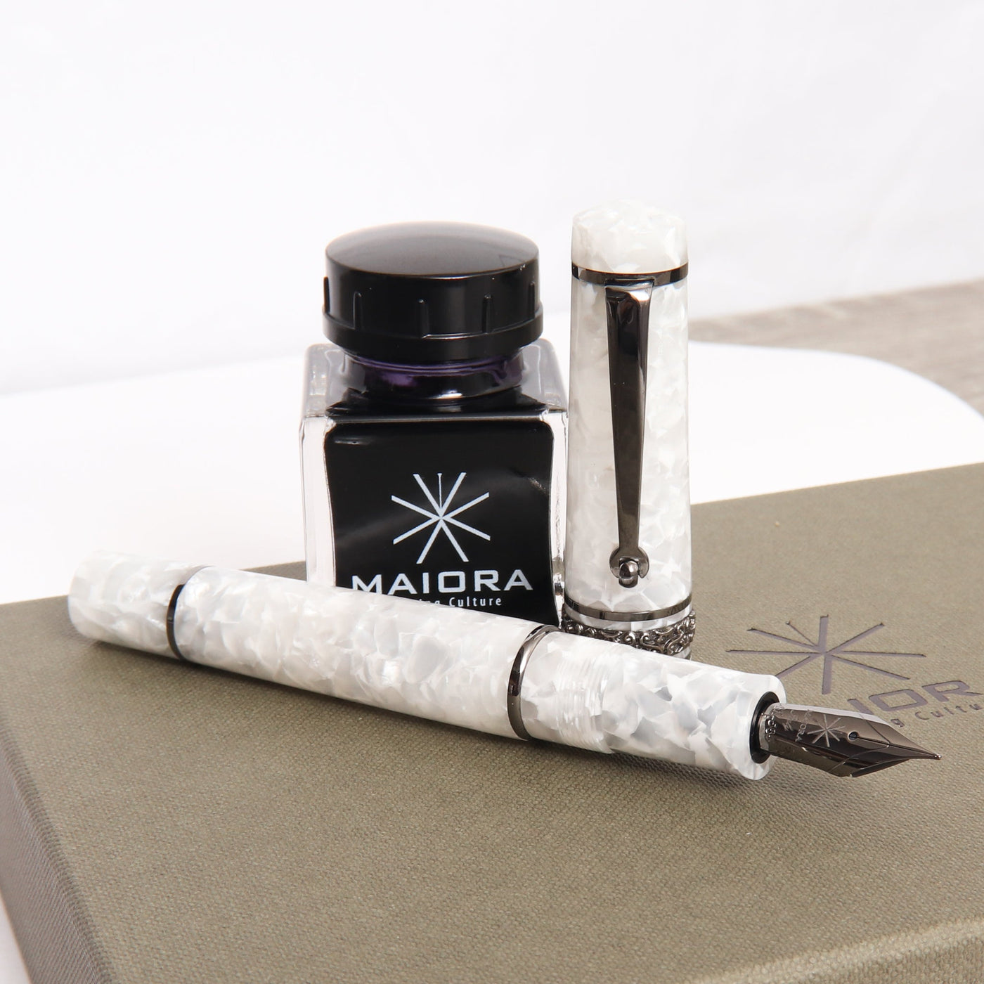 Maiora Perla Nera Limited Edition 98 Fountain Pen Uncapped