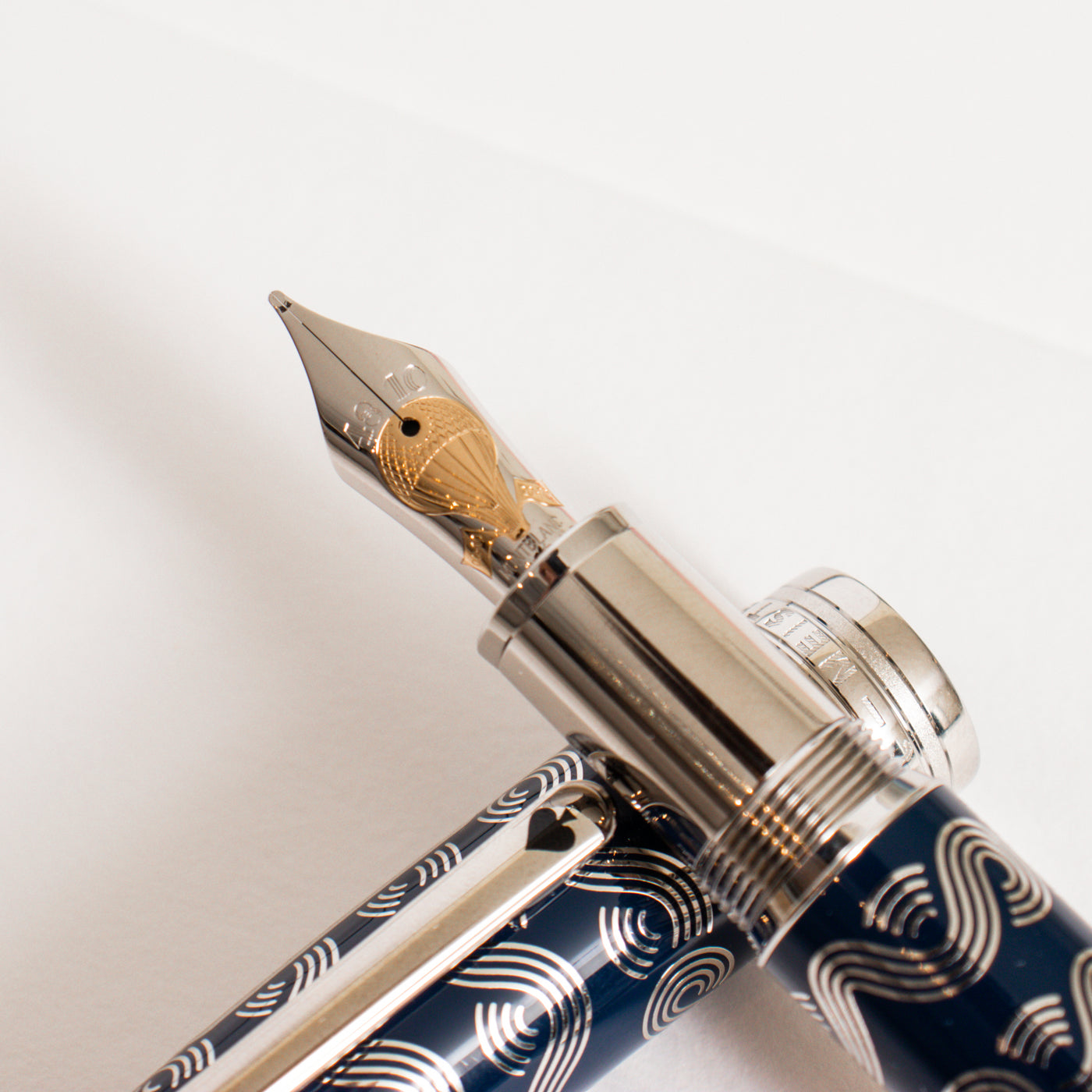 Montblanc Around the World in 80 Days Solitaire LeGrand Fountain Pen