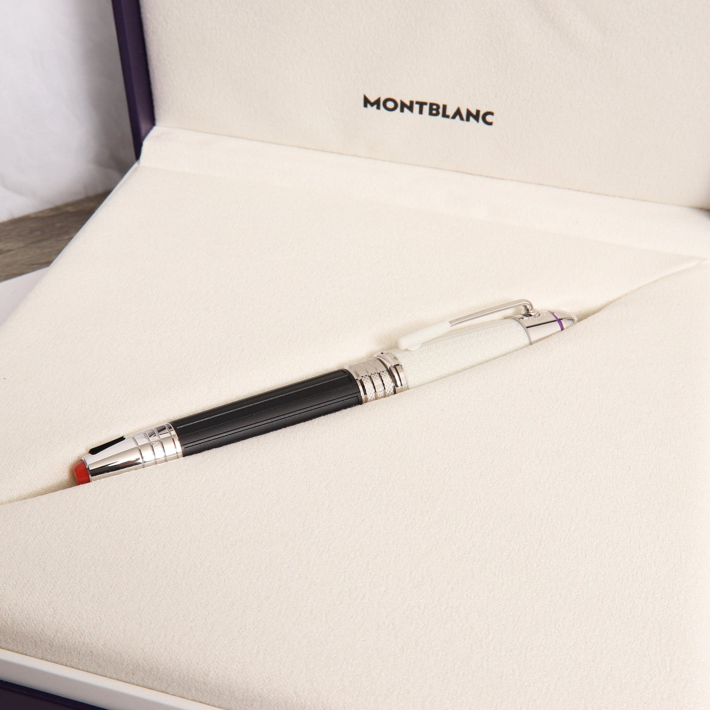 Montblanc Great Characters Jimi Hendrix Fountain Pen Packaging