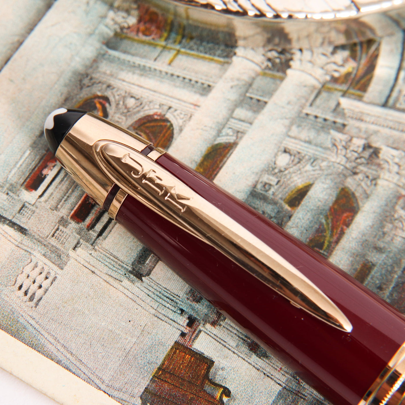 Montblanc-Great-Characters-John-F-Kennedy-Burgundy-Rollerball-Pen-Clip