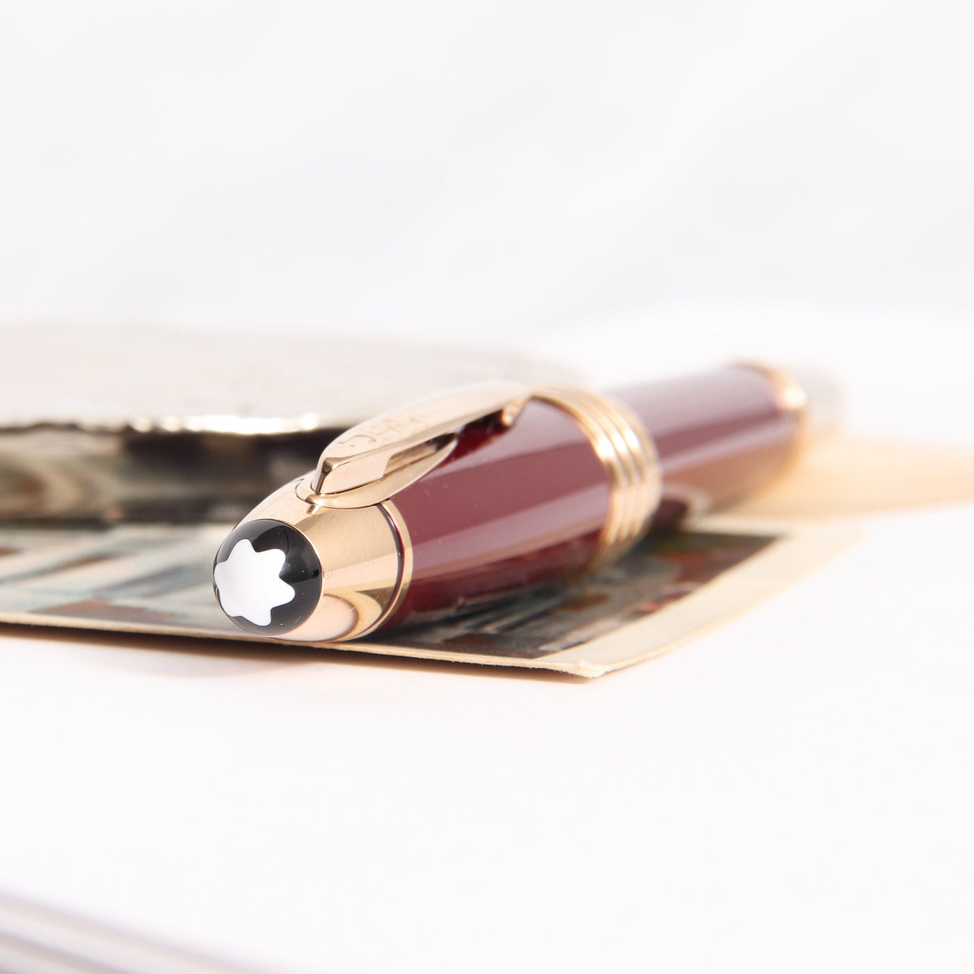 Montblanc-Great-Characters-John-F-Kennedy-Burgundy-Rollerball-Pen-Logo-On-Cap