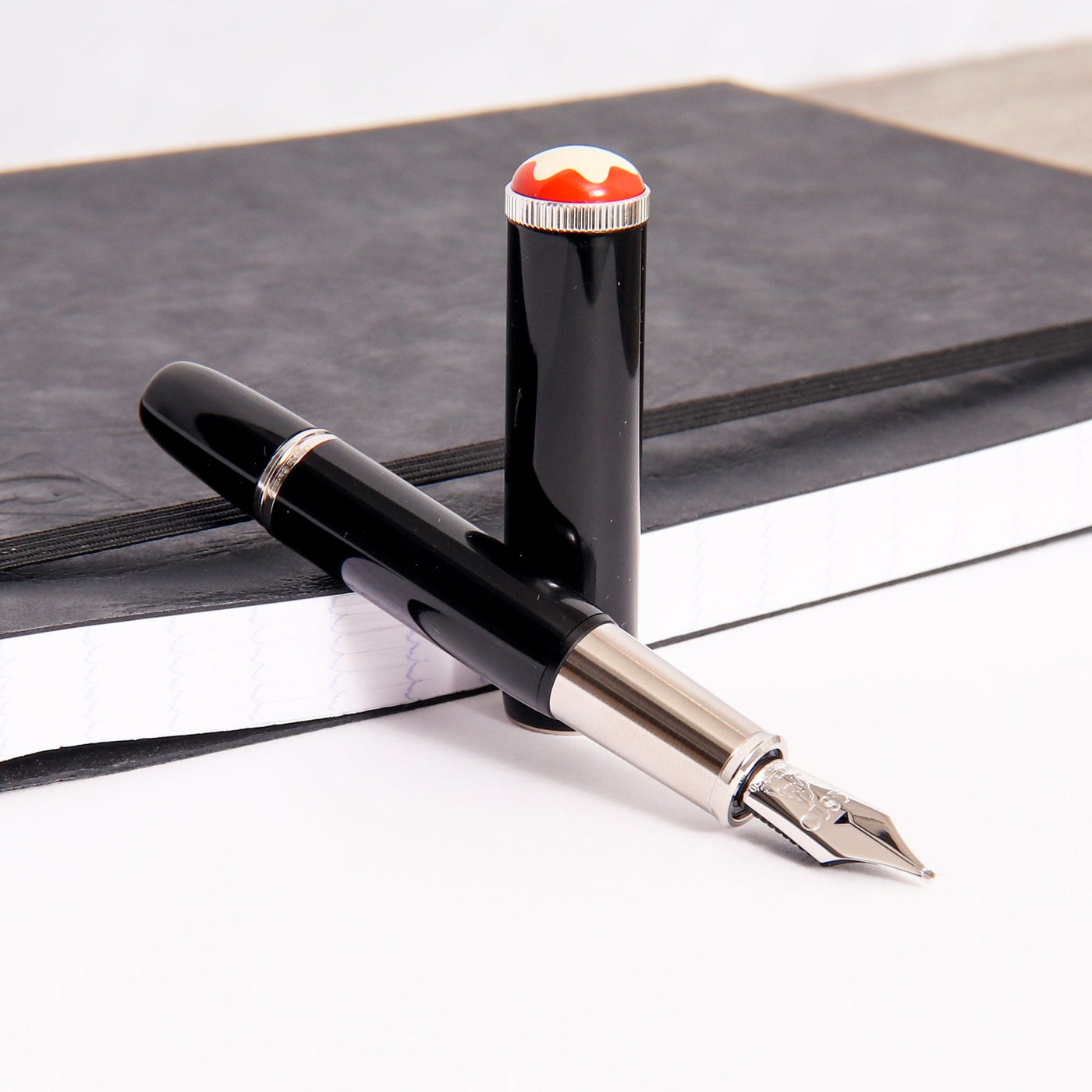 Montblanc-Heritage-Baby-Black-Fountain-Pen-Uncapped