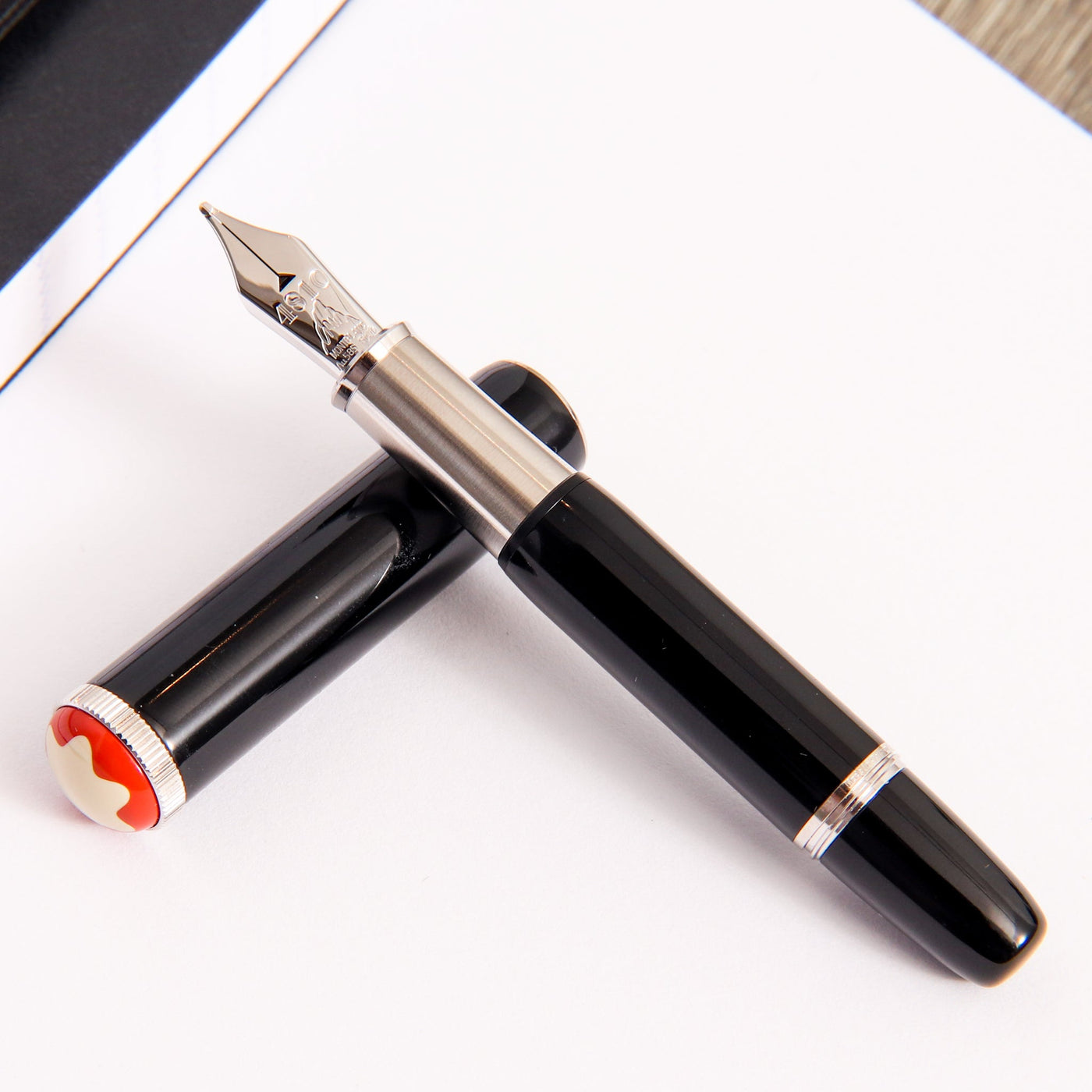 Montblanc-Heritage-Baby-Black-Fountain-Pen