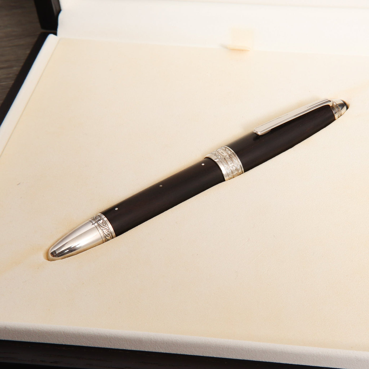 Montblanc-Masters-for-Meisterstuck-Special-Edition-L'Aubrac-Fountain-Pen-Inside-Packaging