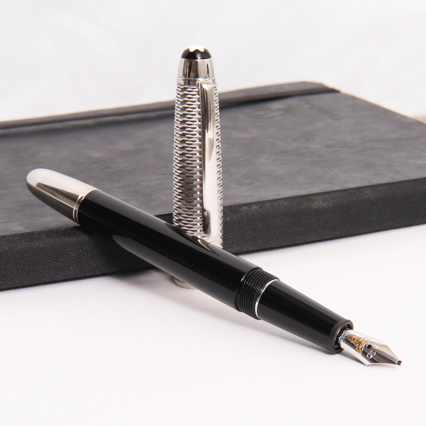 Montblanc-Meisterstuck-145-Solitaire-Doue-Geometry-Fountain-Pen-Uncapped