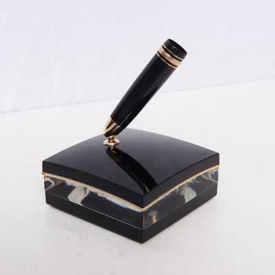 Meisterstück Gold-Coated Fountain Pen - Luxury Fountain pens – Montblanc® US