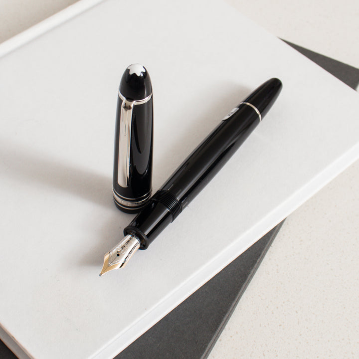 Montblanc Meisterstück 146 Platinum Coated LeGrand Fountain Pen