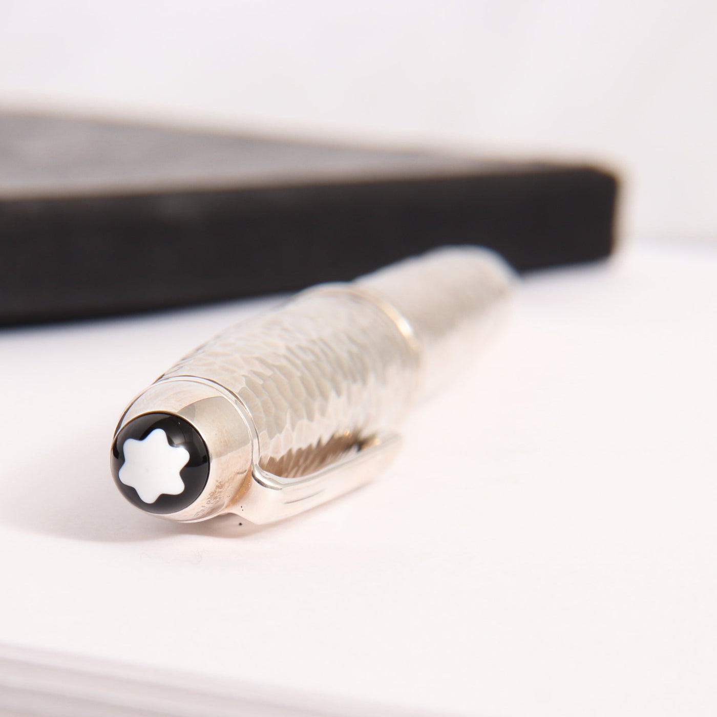Montblanc-Meisterstuck-146-Solitaire-MartelŽ-Sterling-Silver-LeGrand-Fountain-Pen-Logo