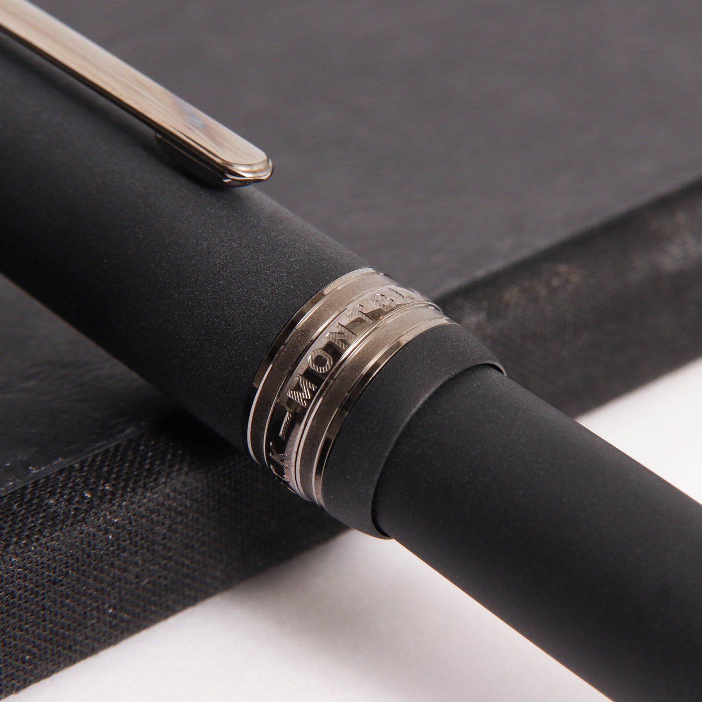 Montblanc Meisterstuck 146 Ultra Black LeGrand Fountain Pen Center Band