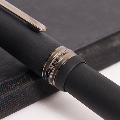 Montblanc Meisterstuck 146 Ultra Black LeGrand Fountain Pen Center Band