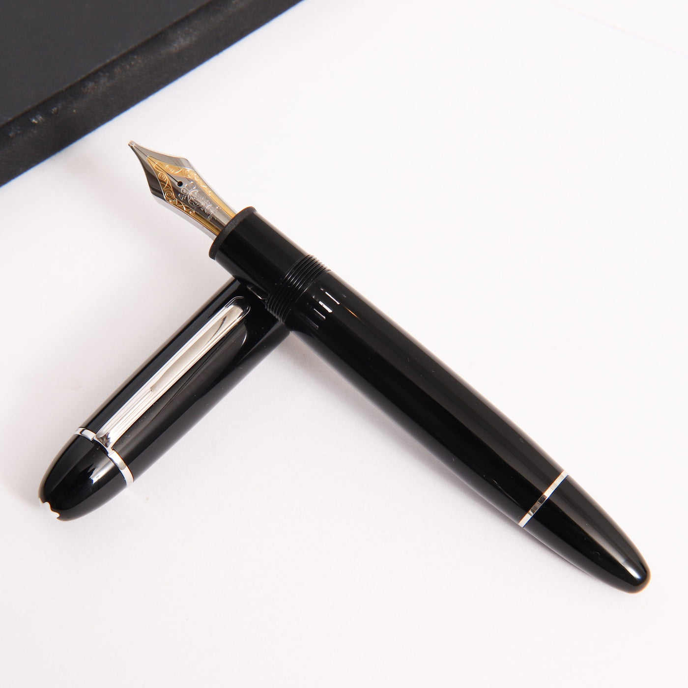 Montblanc-Meisterstuck-149-Black-&-Platinum-Fountain-Pen