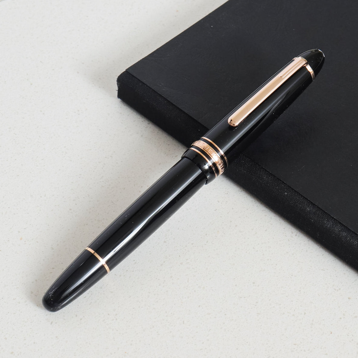 Meisterstück Rose Gold-Coated Rollerball - Luxury Rollerball pens –  Montblanc® US