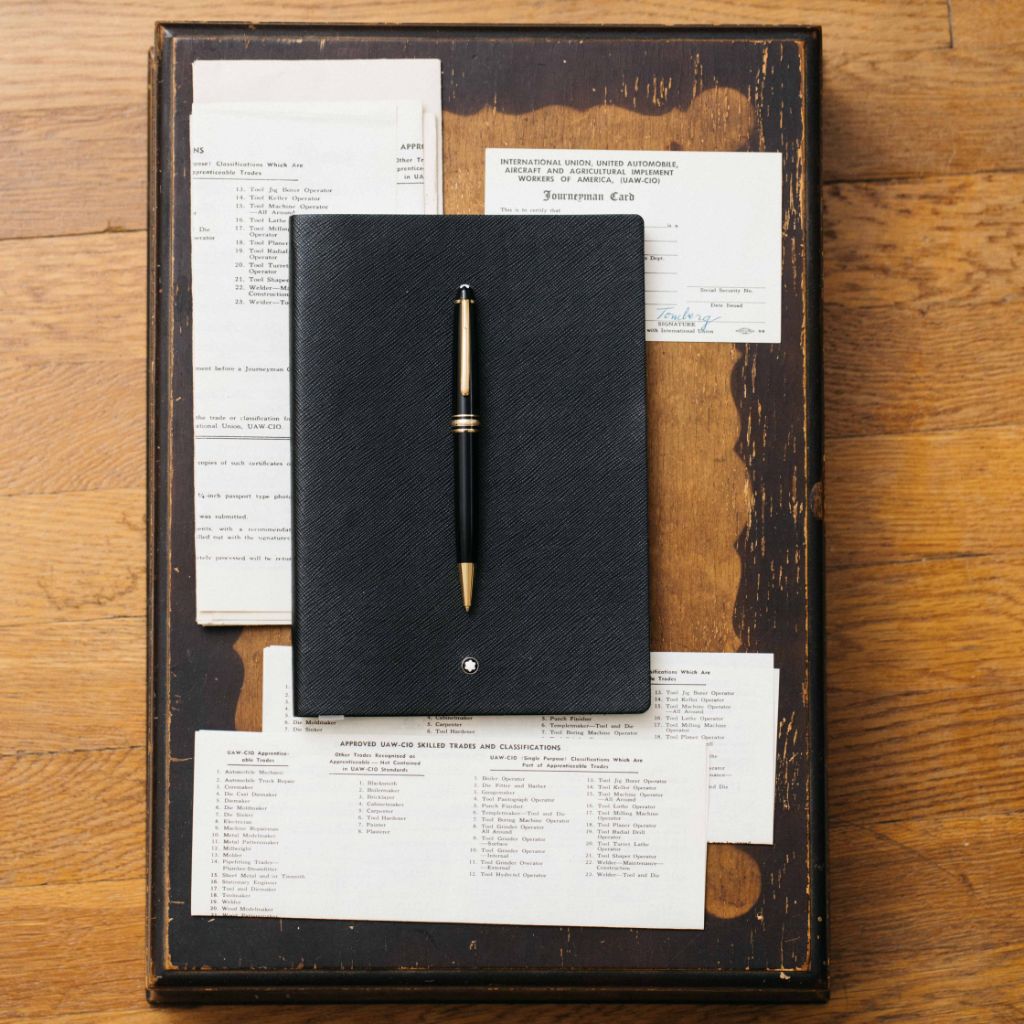 Montblanc Meisterstuck 164 Black & Gold Classique Ballpoint Pen