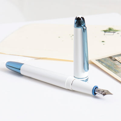 Montblanc Meisterstuck Glacier White Fountain Pen