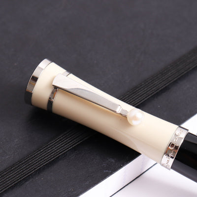 Montblanc Muses Greta Garbo Fountain Pen - Preowned Clip