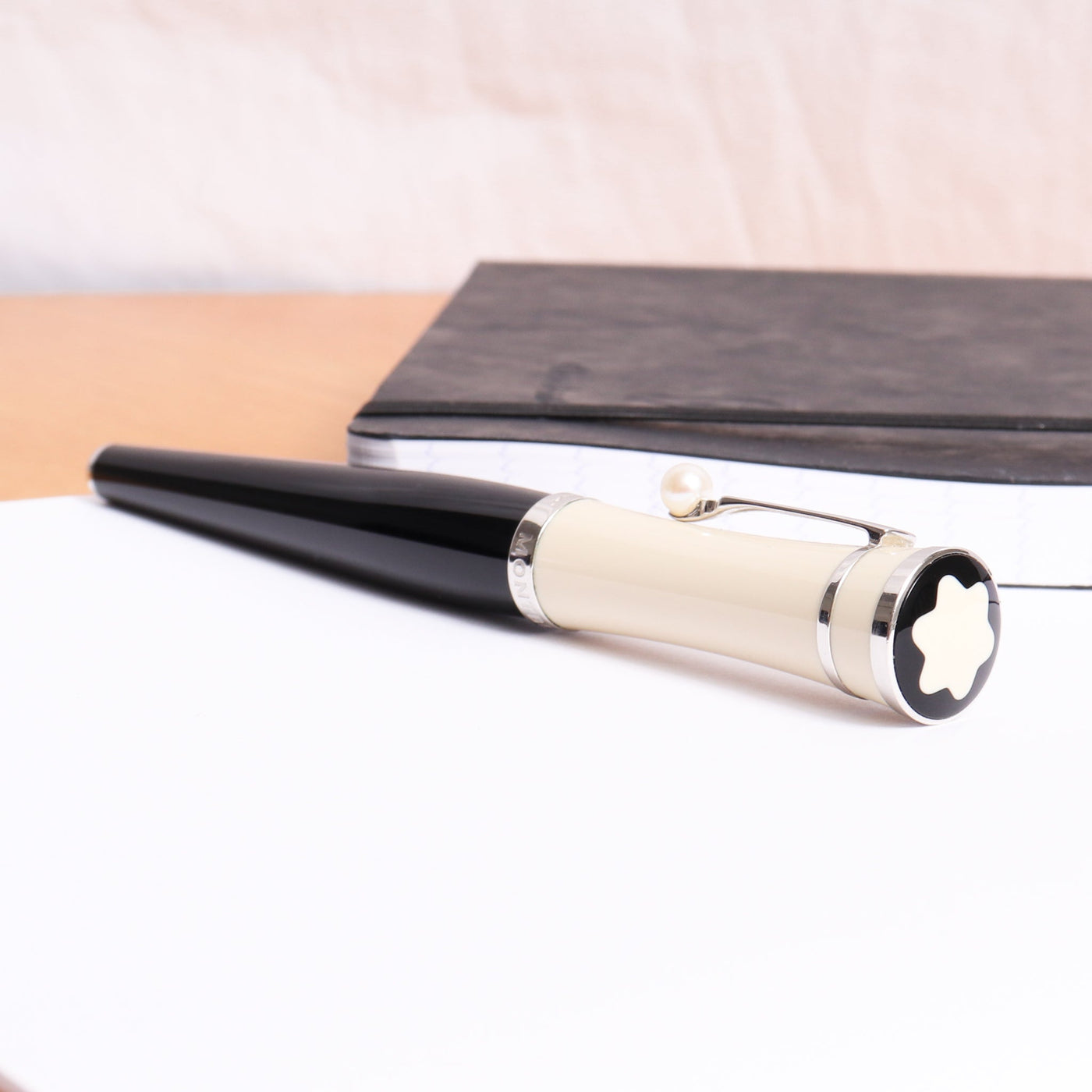 Montblanc Muses Greta Garbo Fountain Pen - Preowned Logo
