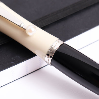 Montblanc Muses Greta Garbo Fountain Pen - Preowned Signature