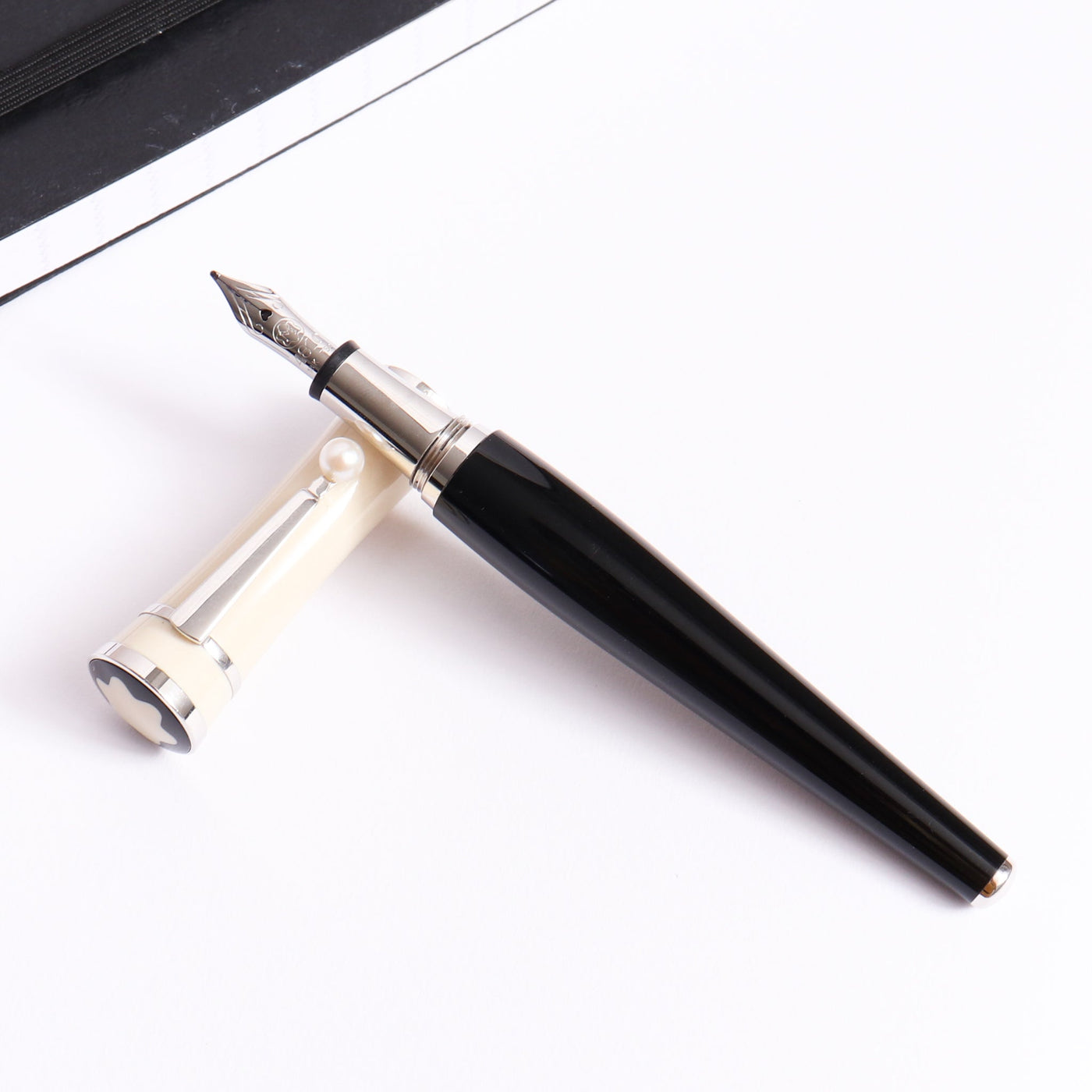 Montblanc Muses Greta Garbo Fountain Pen - Preowned