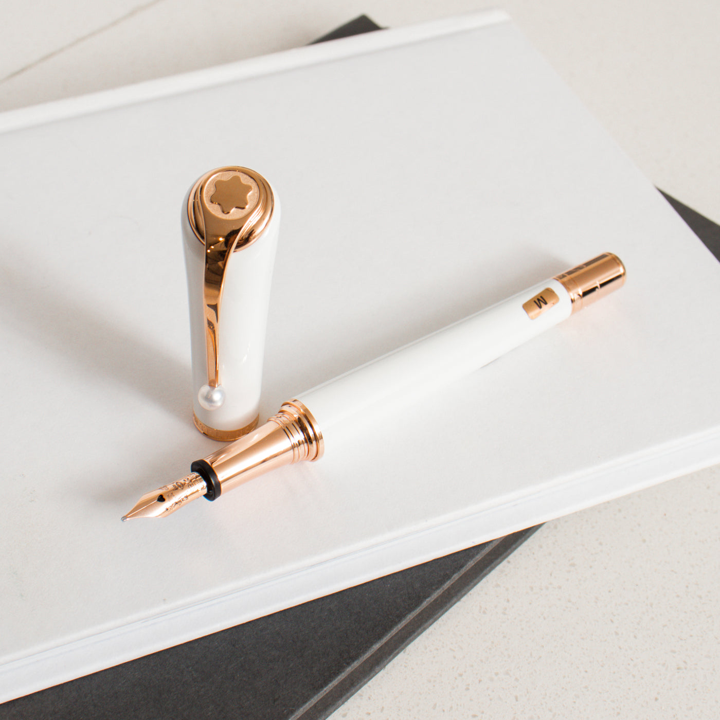 Montblanc Muses Marilyn Monroe Special Edition Pearl Fountain Pen