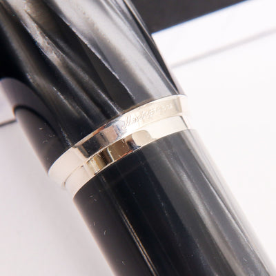 Montegrappa-Masters-Arte-Pearl-Grey-Celluloid-Fountain-Pen-Center-Band