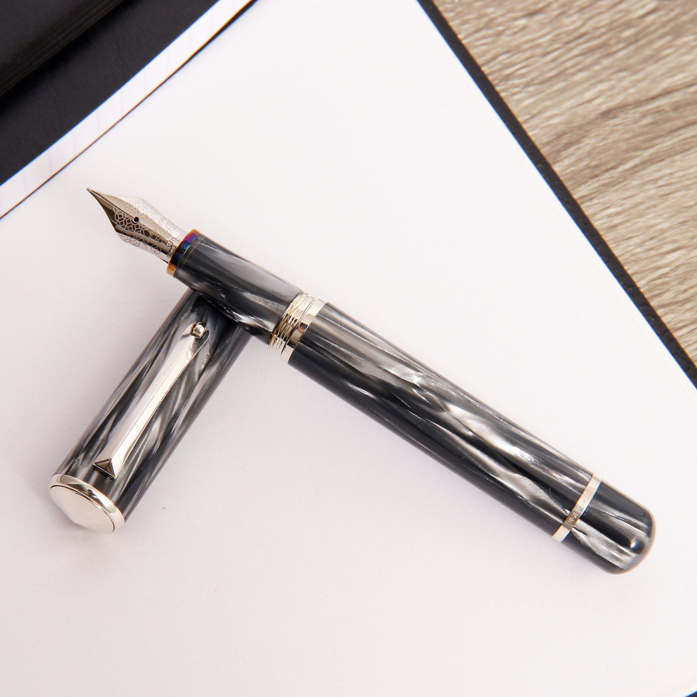 Montegrappa-Masters-Arte-Pearl-Grey-Celluloid-Fountain-Pen