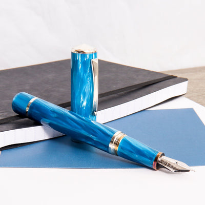 Montegrappa-Masters-Arte-Turquoise-Celluloid-Fountain-Pen-Uncapped