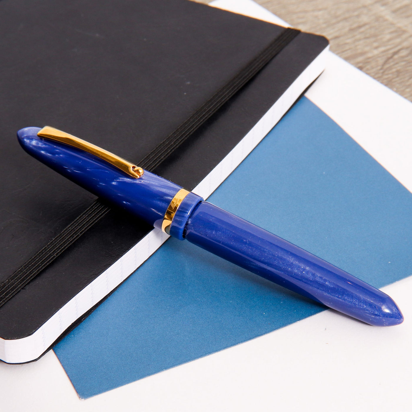 Montegrappa-Venetia-Celluloid-Glittering-Blue-Capped