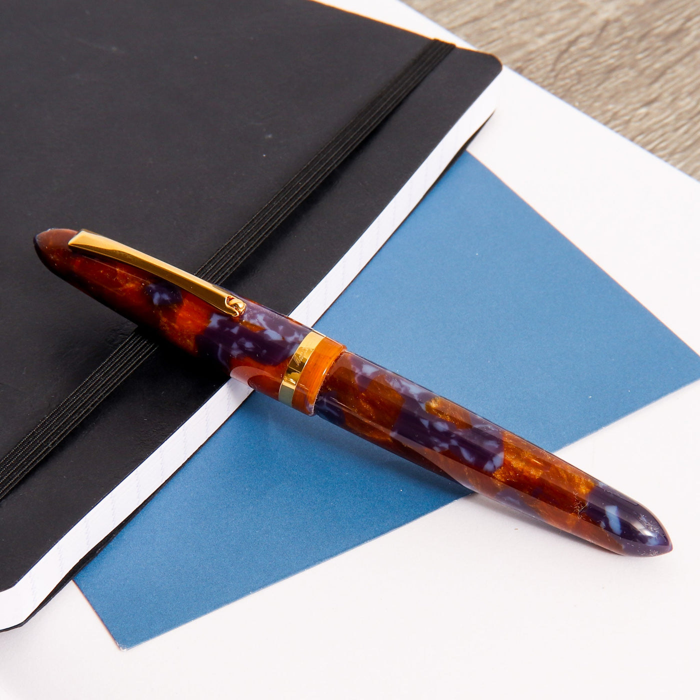 Montegrappa-Venetia-Celluloid-Lapis-Lazuli-Capped