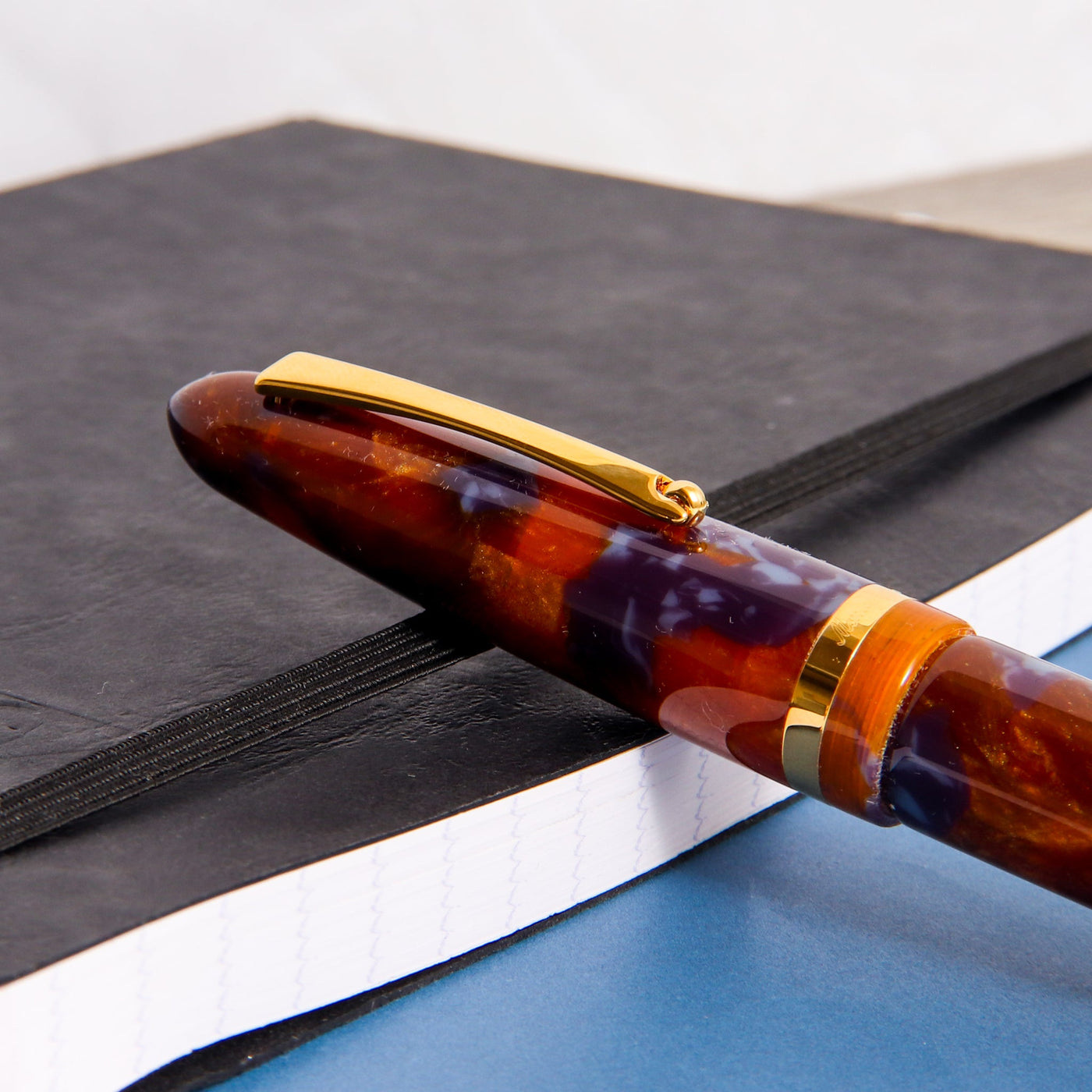 Montegrappa-Venetia-Celluloid-Lapis-Lazuli-Clip