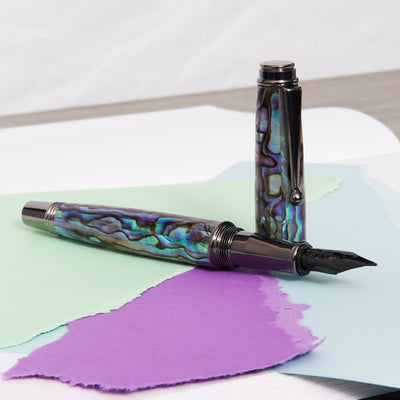 Monteverde-Invincia-Deluxe-Abalone-&-Gunmetal-Fountain-Pen-Iridescent-Abalone-Shell