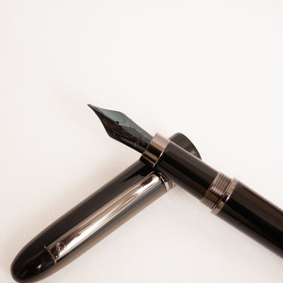 Monteverde Mountains of the World Black Mountain Fountain Pen