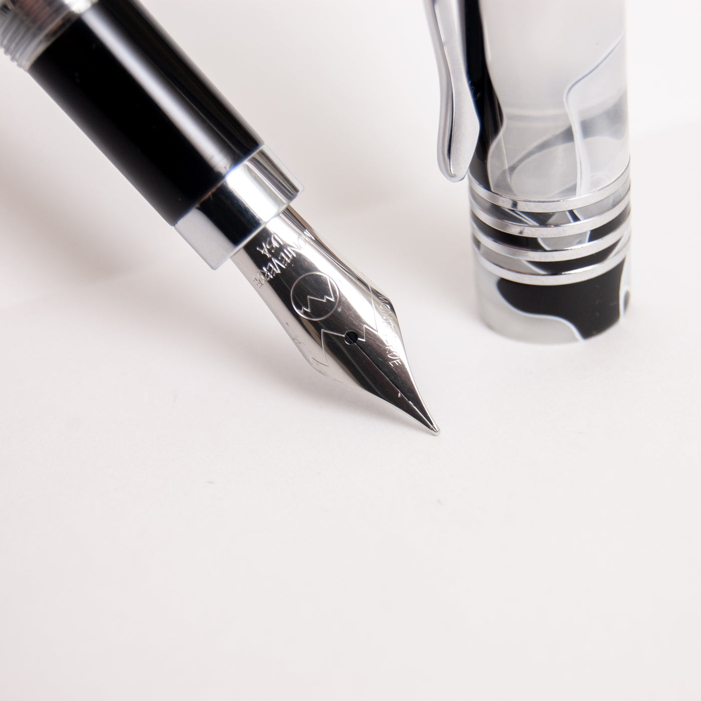 Monteverde Mountains of the World Mount Everest Fountain Pen