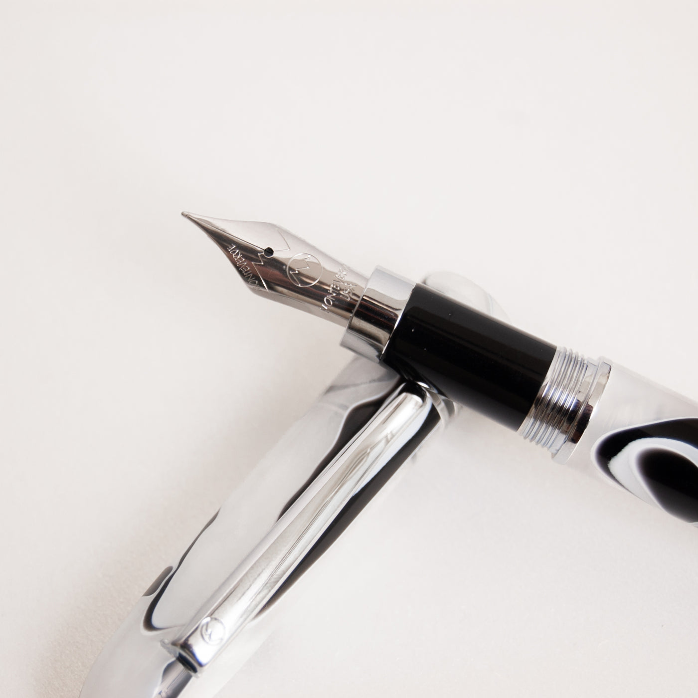Monteverde Mountains of the World Mount Everest Fountain Pen