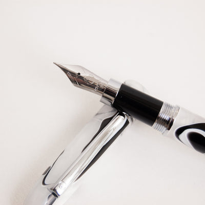 Monteverde Mountains of the World Mount Everest Fountain Pen