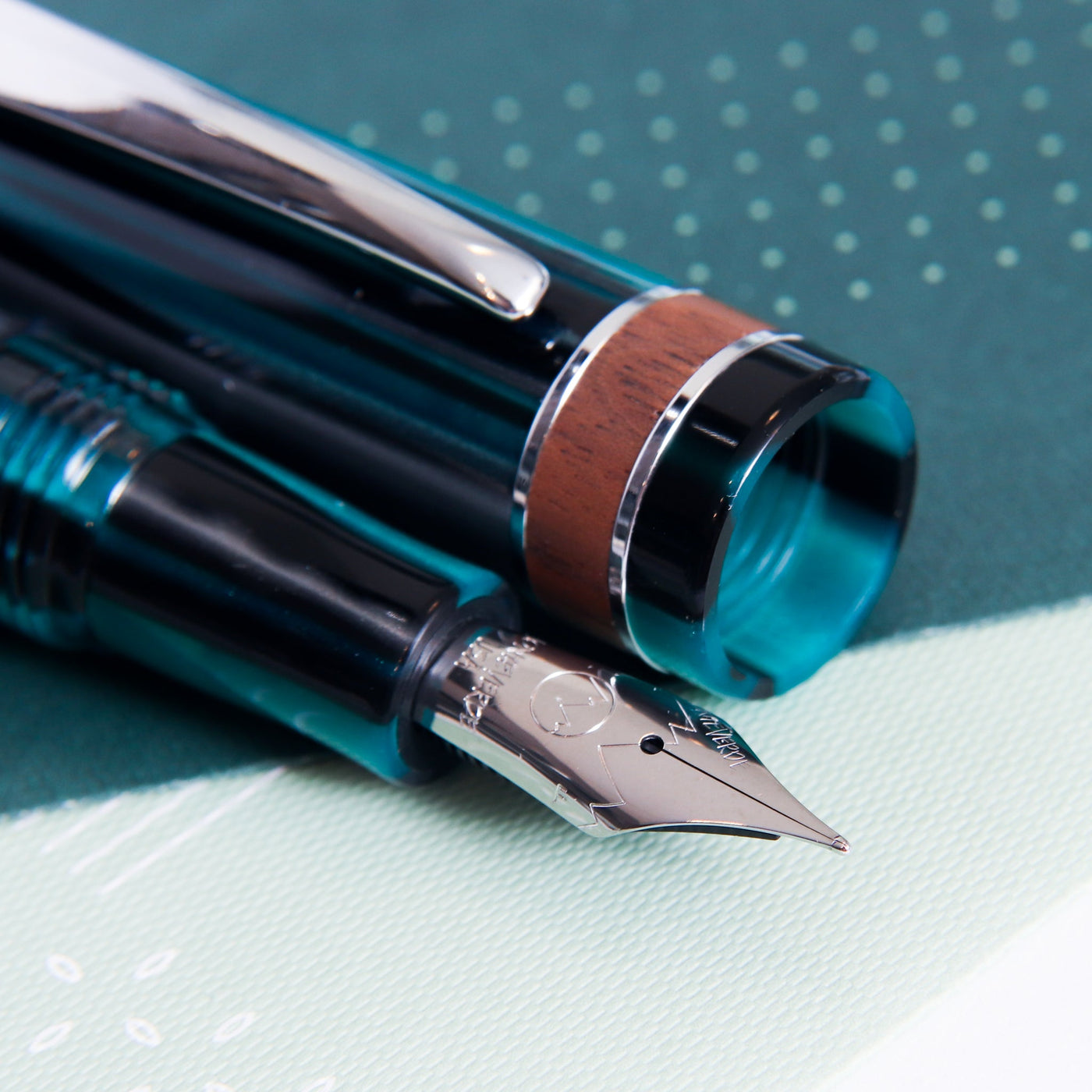 Monteverde Trees of the World Giant Sequoia Fountain Pen Details