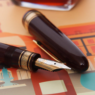 Omas 557S Burgundy & Gold Fountain Pen - Preowned Nib Details