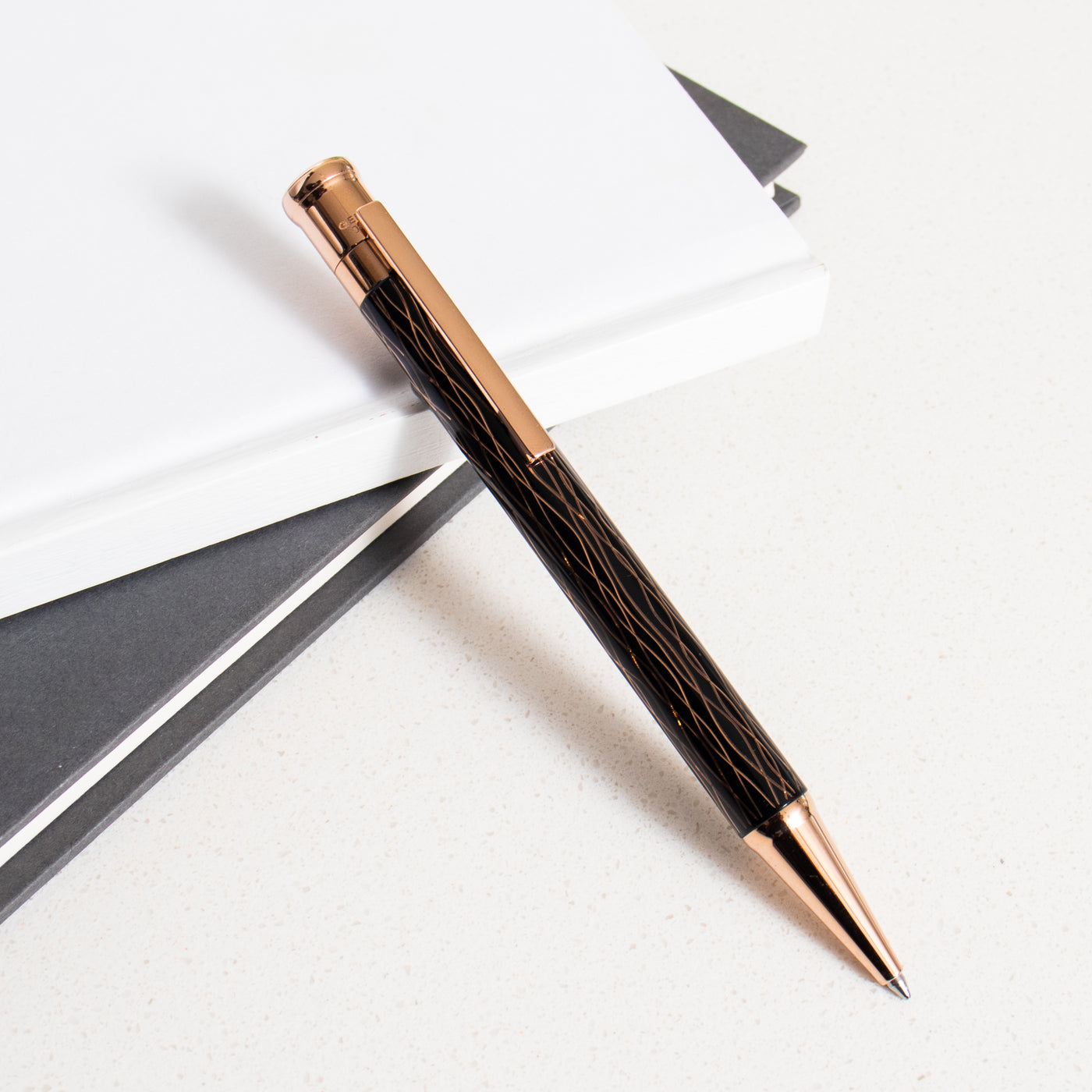 Otto Hutt Design 04 Black Rose Wave Ballpoint Pen