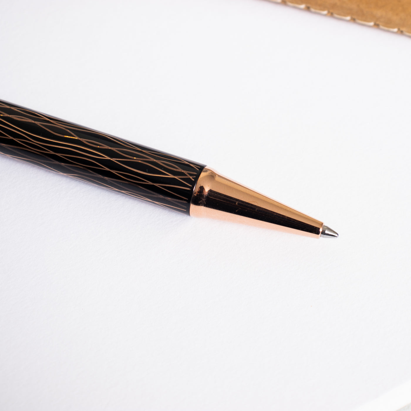 Otto Hutt Design 04 Black Rose Wave Ballpoint Pen