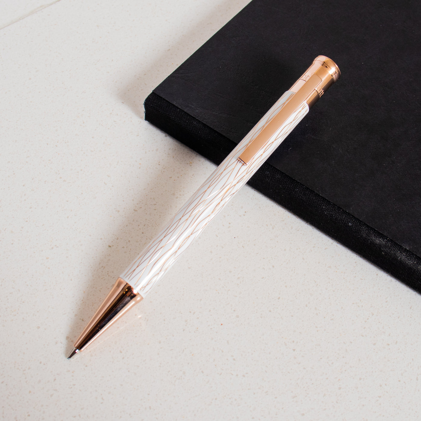 Otto Hutt Design 04 White Rose Wave Mechanical Pencil