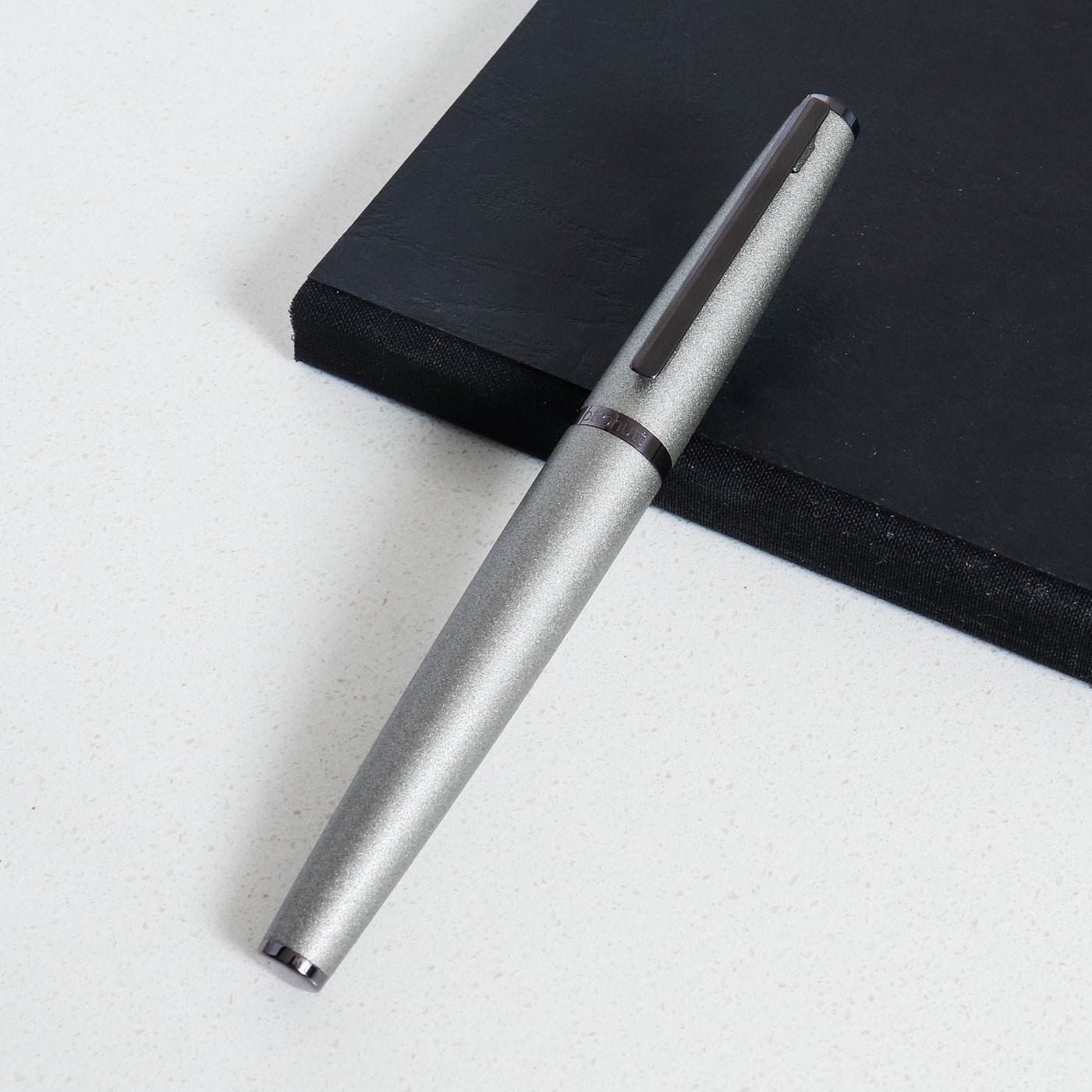 Otto Hutt Design 06 Ash Grey Fountain Pen