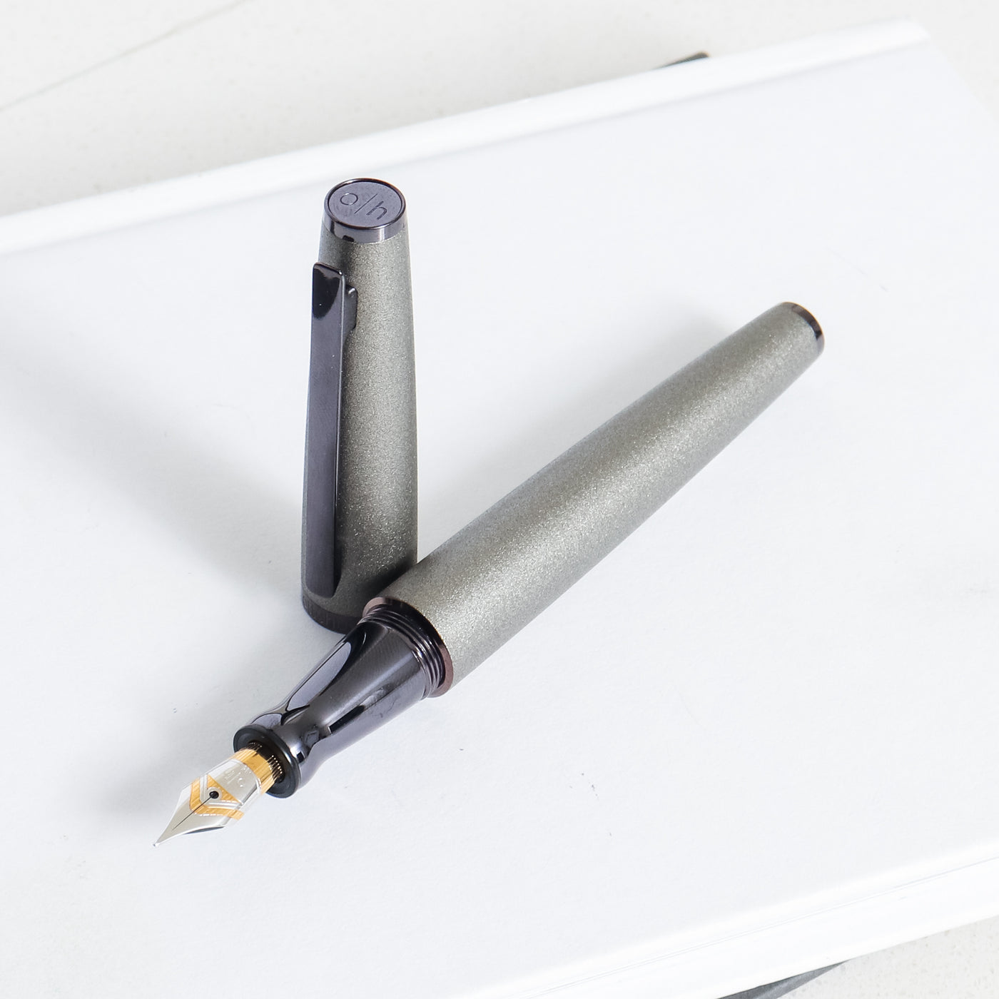 Otto Hutt Design 06 Ash Grey Fountain Pen