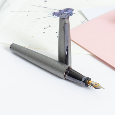 Otto Hutt Design 06 Ash Grey Fountain Pen