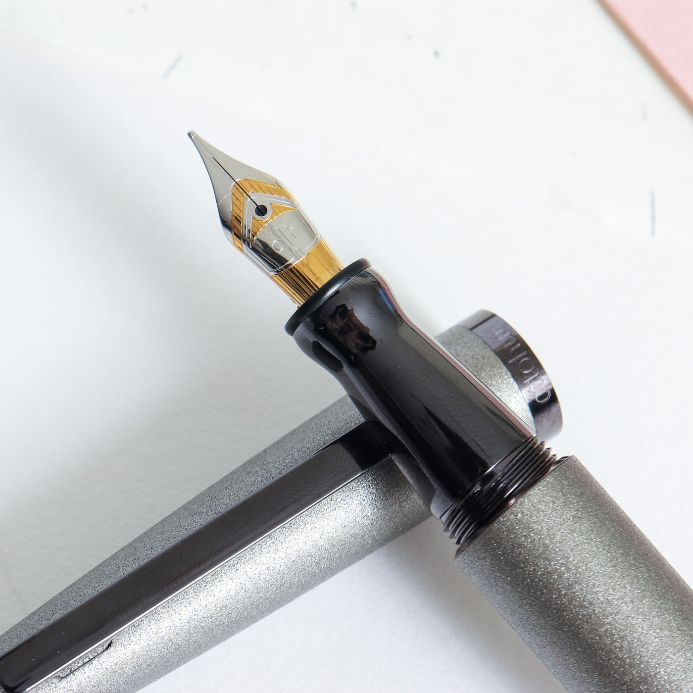 Otto Hutt Design 06 Ash Grey Fountain Pen