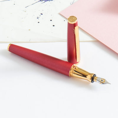 Otto Hutt Design 06 Ruby Red Fountain Pen